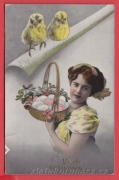 Žena s vejci a kuřátky